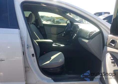 2015 Kia Optima Lx z USA, uszkodzony, nr VIN KNAGM4A77F5639331